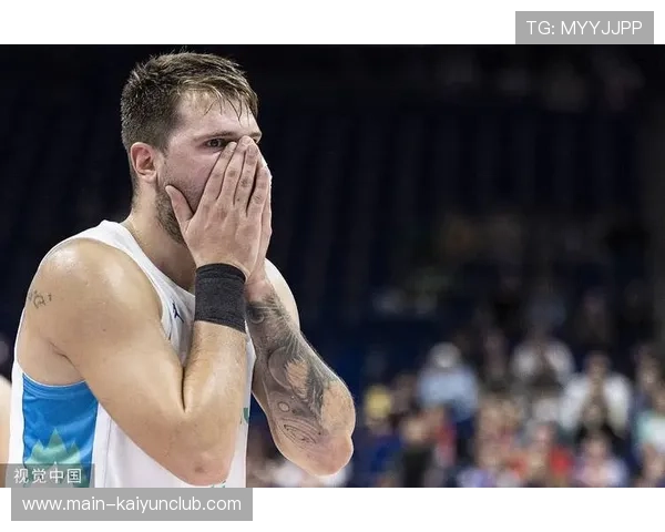 拳王赛末回合绝杀!慢镜头看呆评委 拳王赛末回合绝杀!慢镜头看呆评委