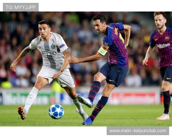 赫罗纳左右摇摆的推进战术，让对手防线彻底崩溃