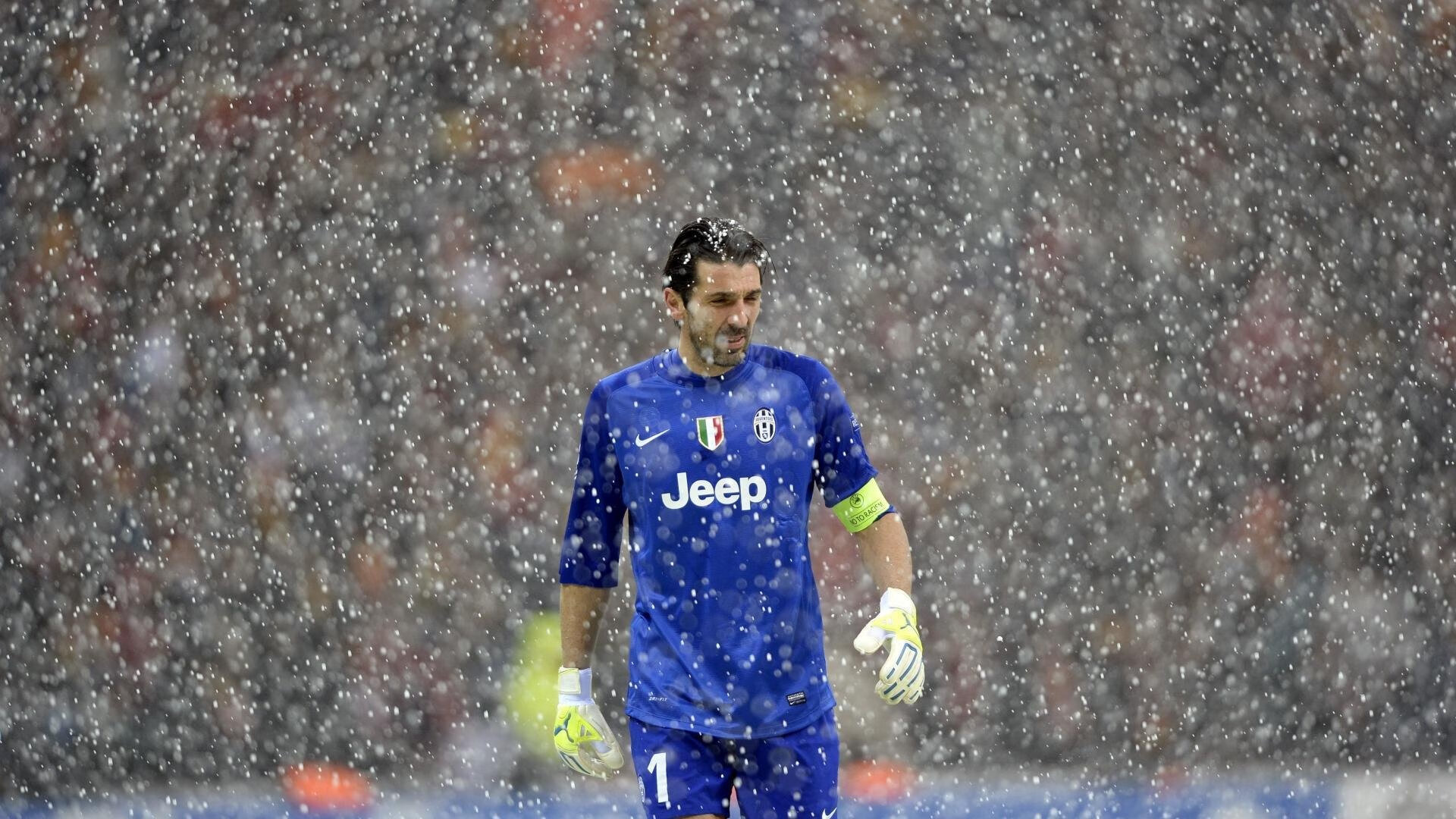 世界杯限定球衣被欧冠俱乐部纳入纪念馆 陈列于球队名人堂